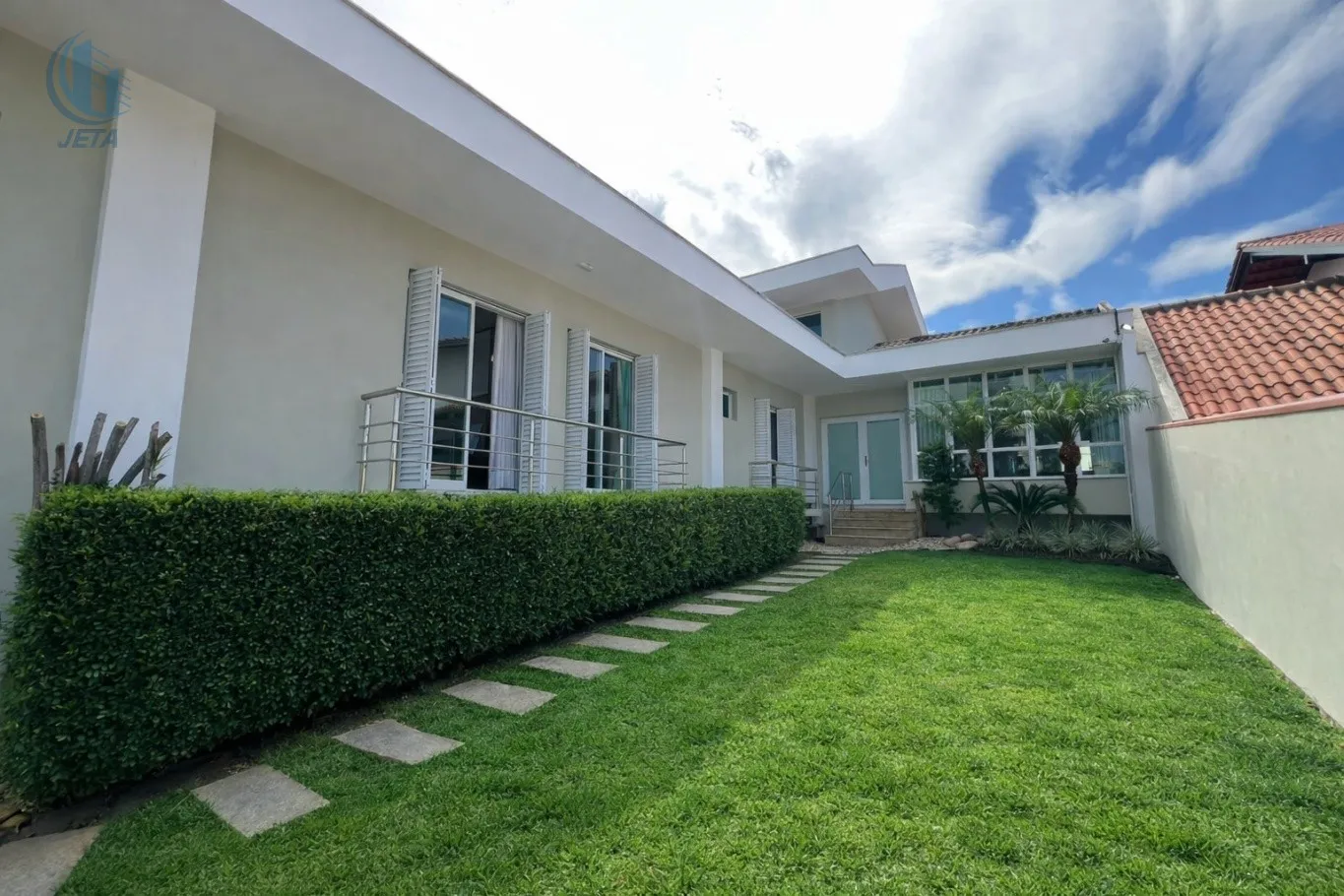 CASA ALTO PADRÃO A VENDA NO BAIRRO ITOUPAVA NORTE - foto 1