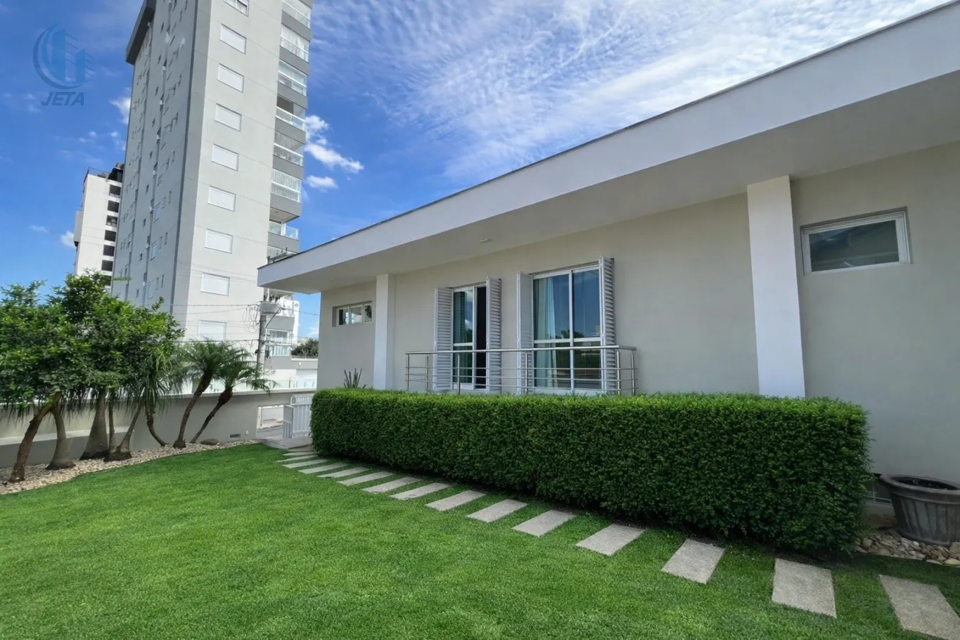 CASA ALTO PADRÃO A VENDA NO BAIRRO ITOUPAVA NORTE — foto 2