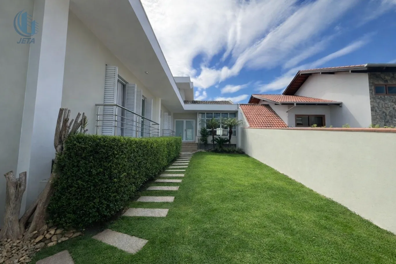 CASA ALTO PADRÃO A VENDA NO BAIRRO ITOUPAVA NORTE — foto 3