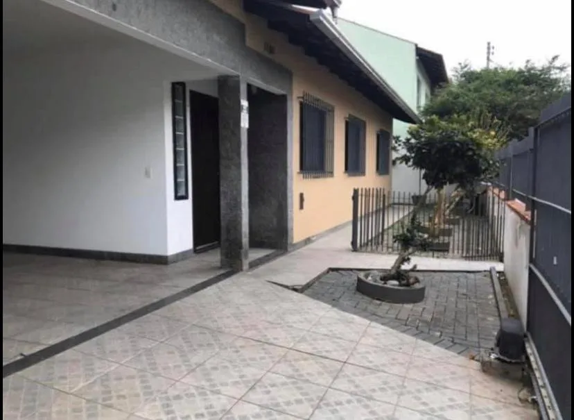 Casa em Balneário Camboriú - foto 1