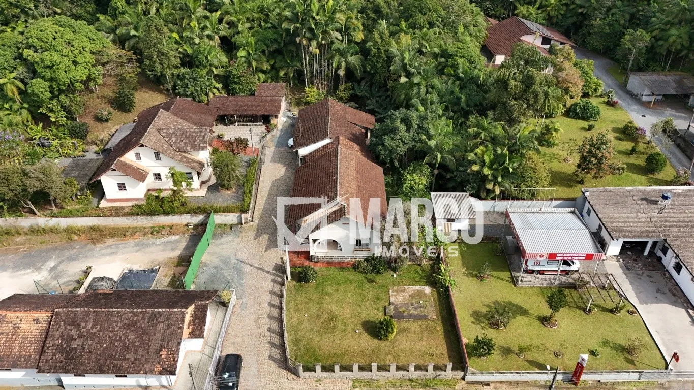 Charmosa casa germânica no coração de Pomerode. - foto 1