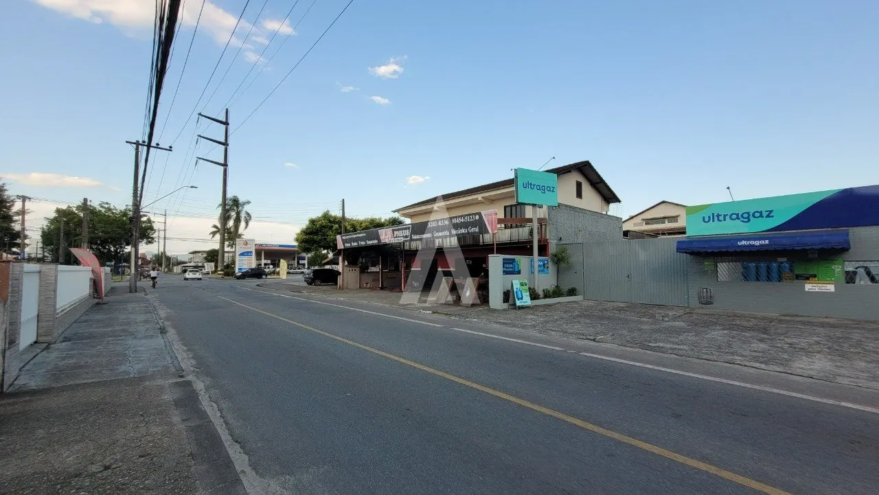 Sobrado com 1 suíte(s) mais 2 quarto(s) à venda no bairro Jardim Iririú em Joinville, de R$800.000,00. - foto 1
