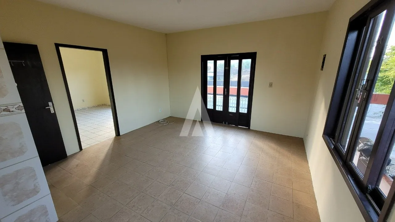 Sobrado com 1 suíte(s) mais 2 quarto(s) à venda no bairro Jardim Iririú em Joinville, de R$800.000,00. — foto 3