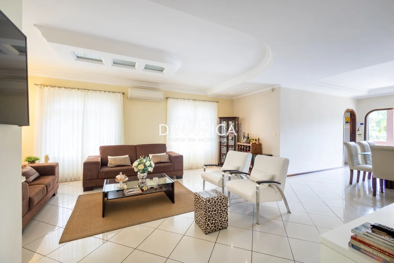 Casa comercial e residencial no bairro Ponta Aguda em blumenau, semimobiliada, 02 pisos, possibilidade de 02 ambientes 06 vagas de garagem na Dinâmica Sul a imobiliária em Blumenau presente nas suas conquistas — foto 7