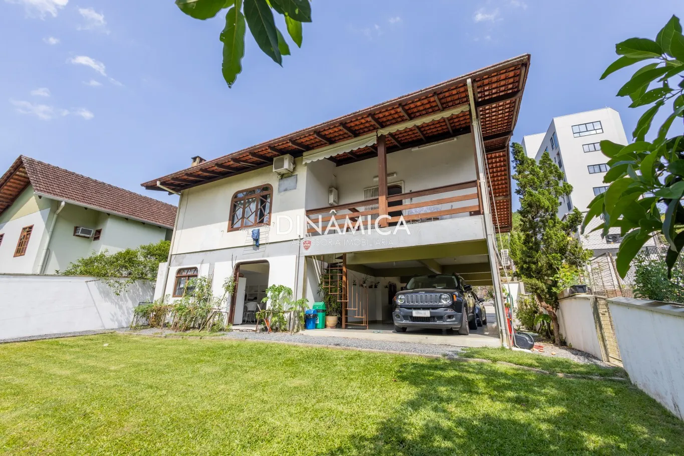 Casa comercial e residencial no bairro Ponta Aguda em blumenau, semimobiliada, 02 pisos, possibilidade de 02 ambientes 06 vagas de garagem na Dinâmica Sul a imobiliária em Blumenau presente nas suas conquistas — foto 5
