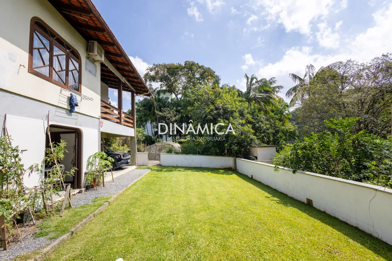 Casa comercial e residencial no bairro Ponta Aguda em blumenau, semimobiliada, 02 pisos, possibilidade de 02 ambientes 06 vagas de garagem na Dinâmica Sul a imobiliária em Blumenau presente nas suas conquistas — foto 4