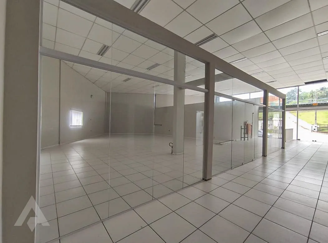 Loja Térrea de 120 m para locação por R$ 3.200,00 - Bairro Salto Weissbach - Blumenau/SC - foto 1