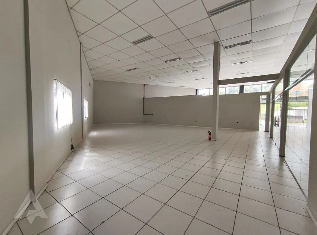 Loja Térrea de 120 m para locação por R$ 3.200,00 - Bairro Salto Weissbach - Blumenau/SC — foto 3