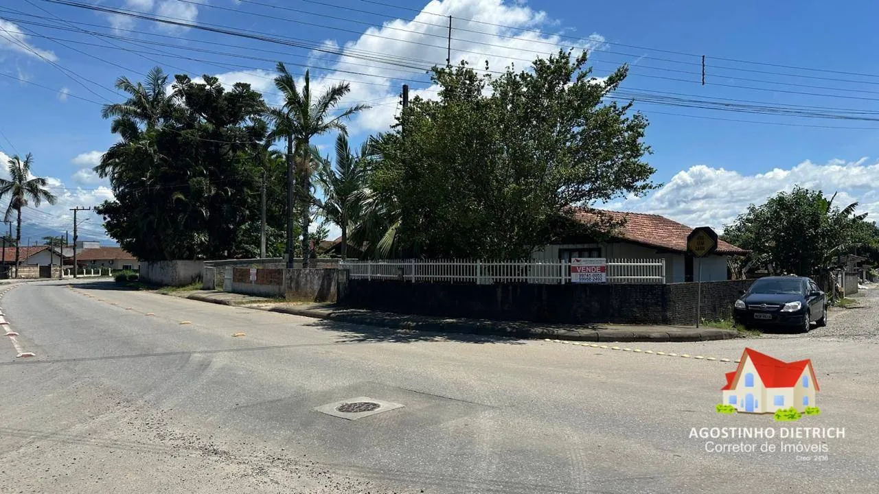 Terreno de Esquina C/Area de 562,00 m2 (Asfaltado e Murado)+ Residencias No Bairro Cubatao! - foto 1