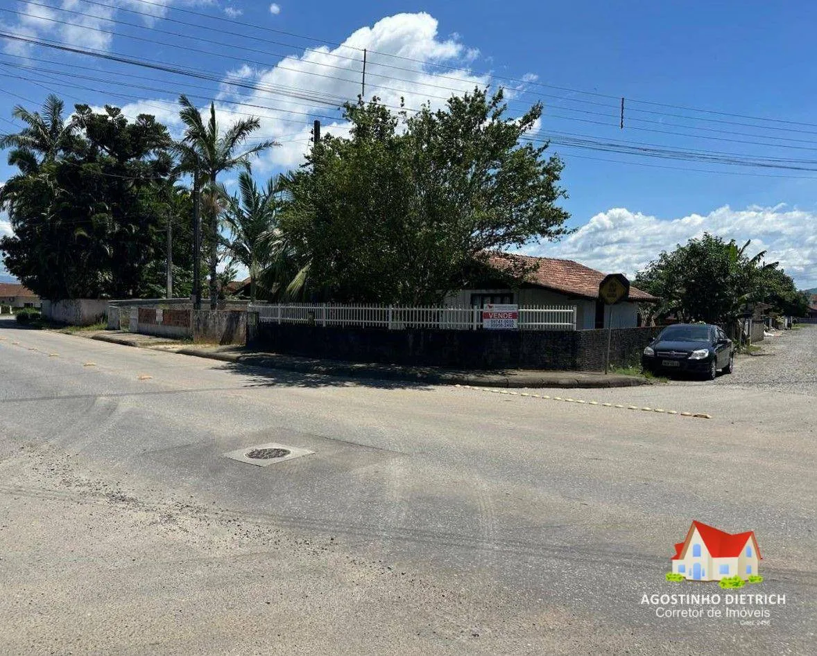 Terreno de Esquina C/Area de 562,00 m2 (Asfaltado e Murado)+ Residencias No Bairro Cubatao! — foto 4