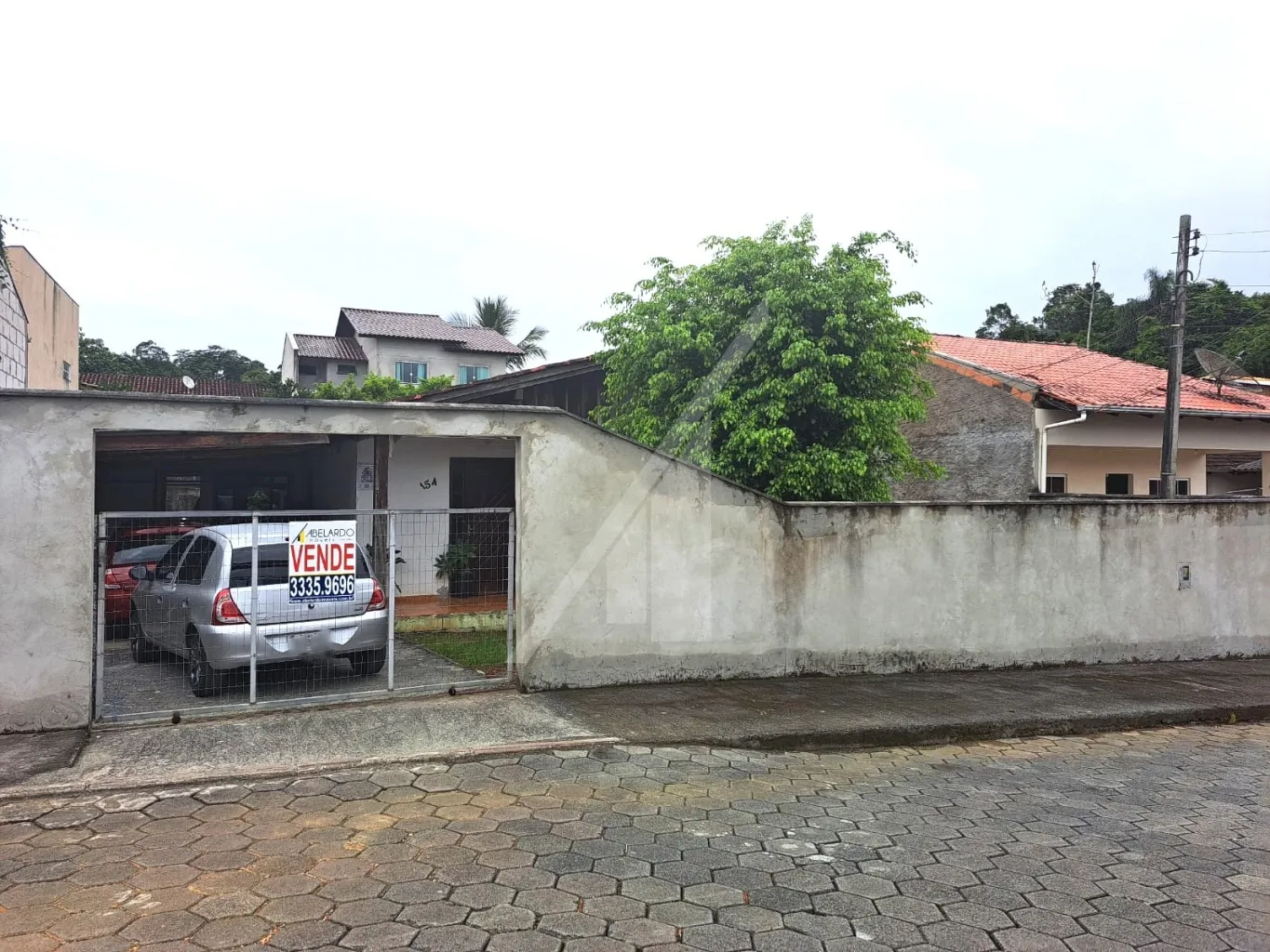 Localizado em uma região tranquila e de fácil acesso esse terreno no bairro Itoupava Central é ideal para investidor para construção de sobrados. - foto 1