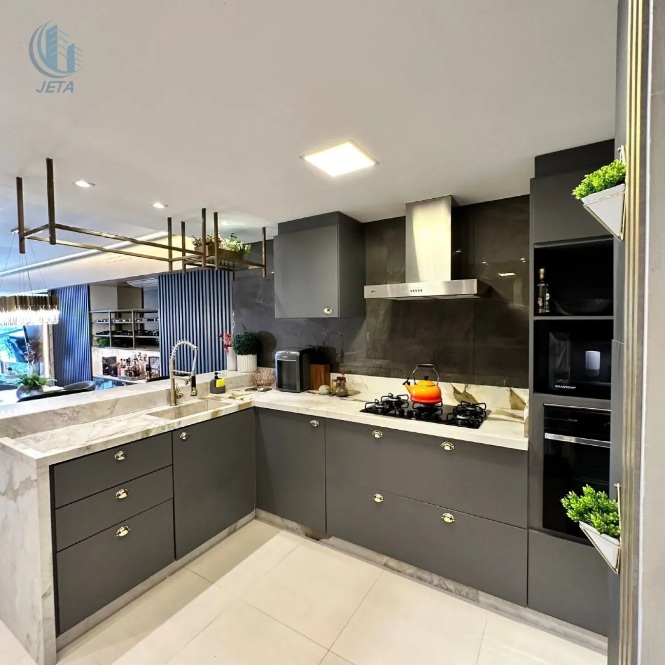 IMÓVEL TOTALMENTE MOBILIADO NO LITORAL - VISTA MAR — foto 2