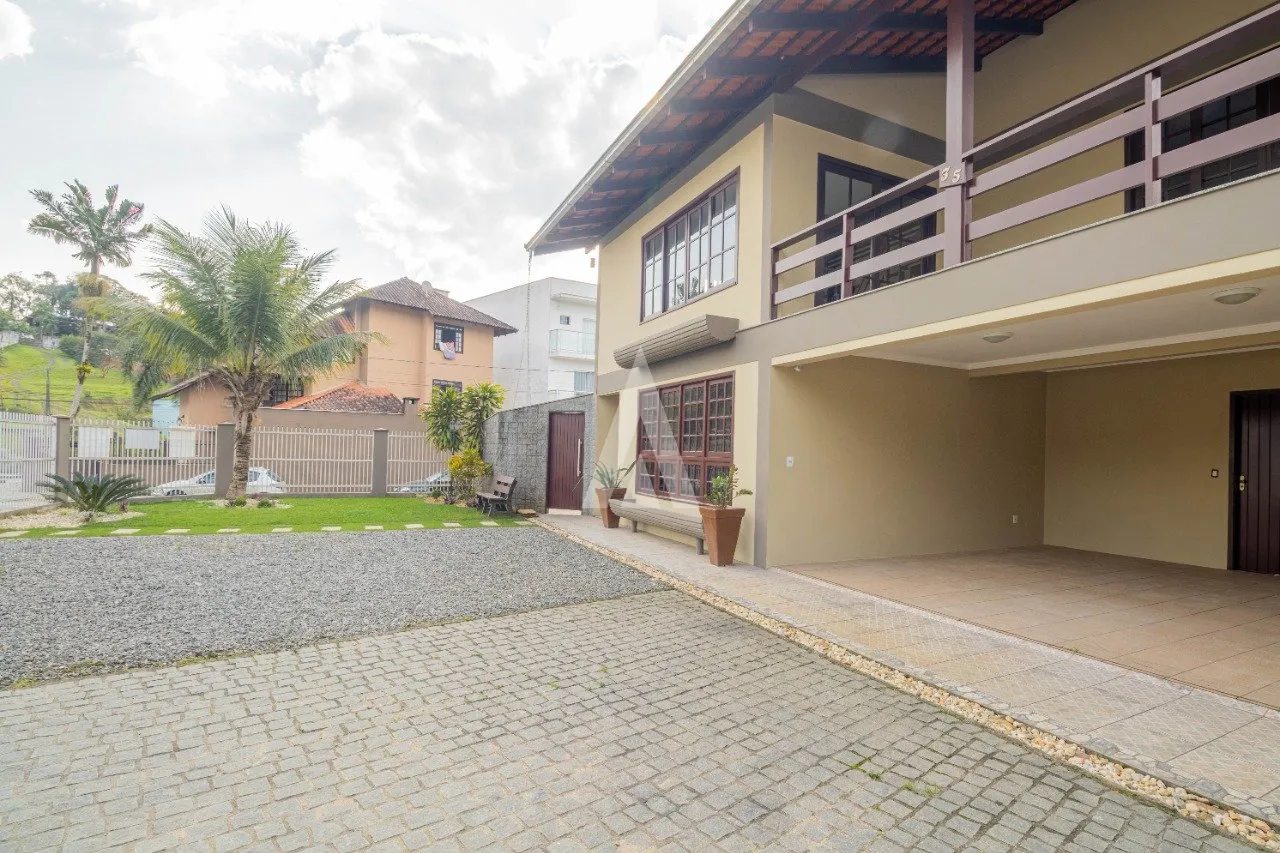 Sobrado com 2 suíte(s) mais 2 quarto(s) à venda no bairro Boehmerwald em Joinville, por R$ 990.000.00. — foto 6