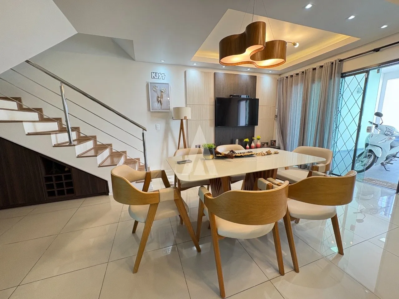 Sobrado Geminado com 1 suíte(s) mais 2 quarto(s) à venda no bairro Saguaçu em Joinville, por R$ 899.990.00. — foto 6