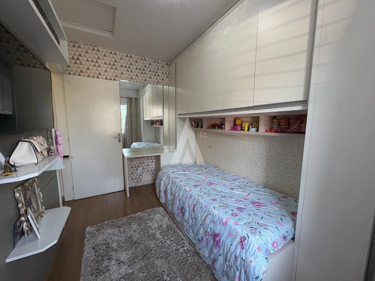 Sobrado Geminado com 1 suíte(s) mais 2 quarto(s) à venda no bairro Saguaçu em Joinville, por R$ 899.990.00. — foto 4