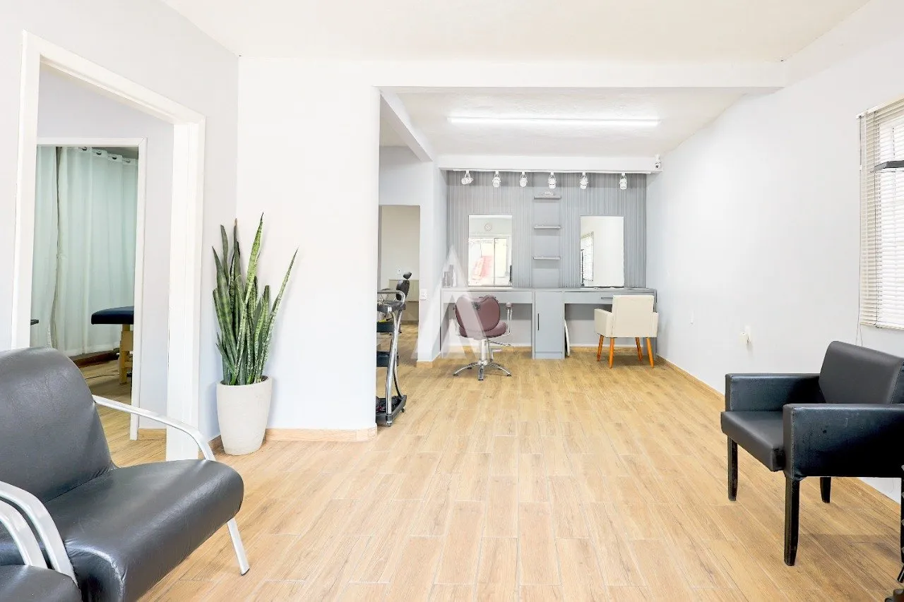 Casa Comercial com 8 quarto(s) à venda no bairro Bom Retiro em Joinville, de R$960.000,00 por R$ 880.000,00. — foto 3