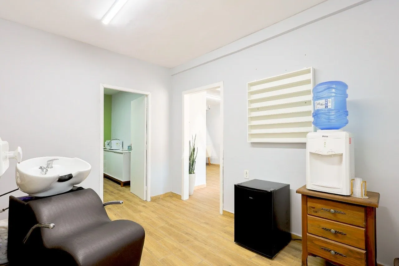 Casa Comercial com 8 quarto(s) à venda no bairro Bom Retiro em Joinville, de R$960.000,00 por R$ 880.000,00. — foto 5