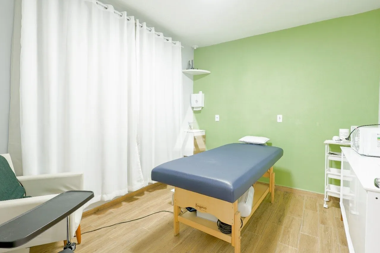 Casa Comercial com 8 quarto(s) à venda no bairro Bom Retiro em Joinville, de R$960.000,00 por R$ 880.000,00. — foto 6