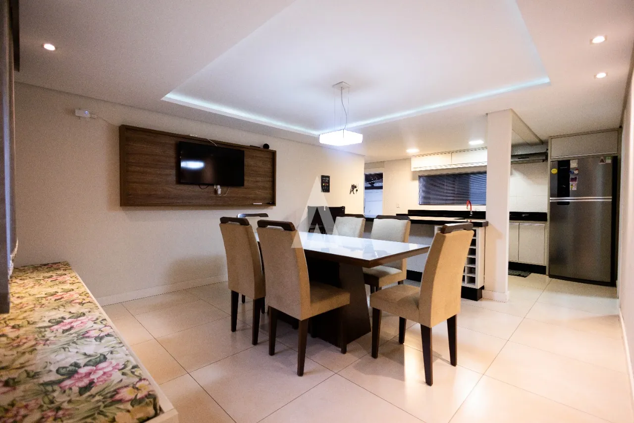 Sobrado com 3 quartos à venda no bairro Floresta em Joinville-SC por R$929.000,00. — foto 2