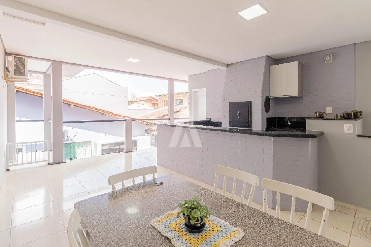 Sobrado com 1 suíte(s) mais 2 quarto(s) à venda no bairro Costa E Silva em Joinville, por R$ 980.000.00. - foto 1