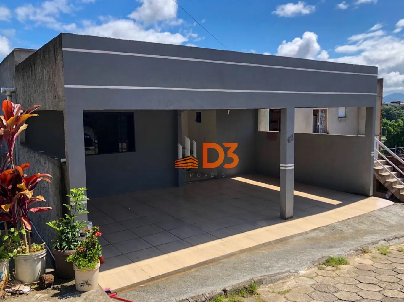 Ampla casa com três dormitórios na Fortaleza. — foto 2