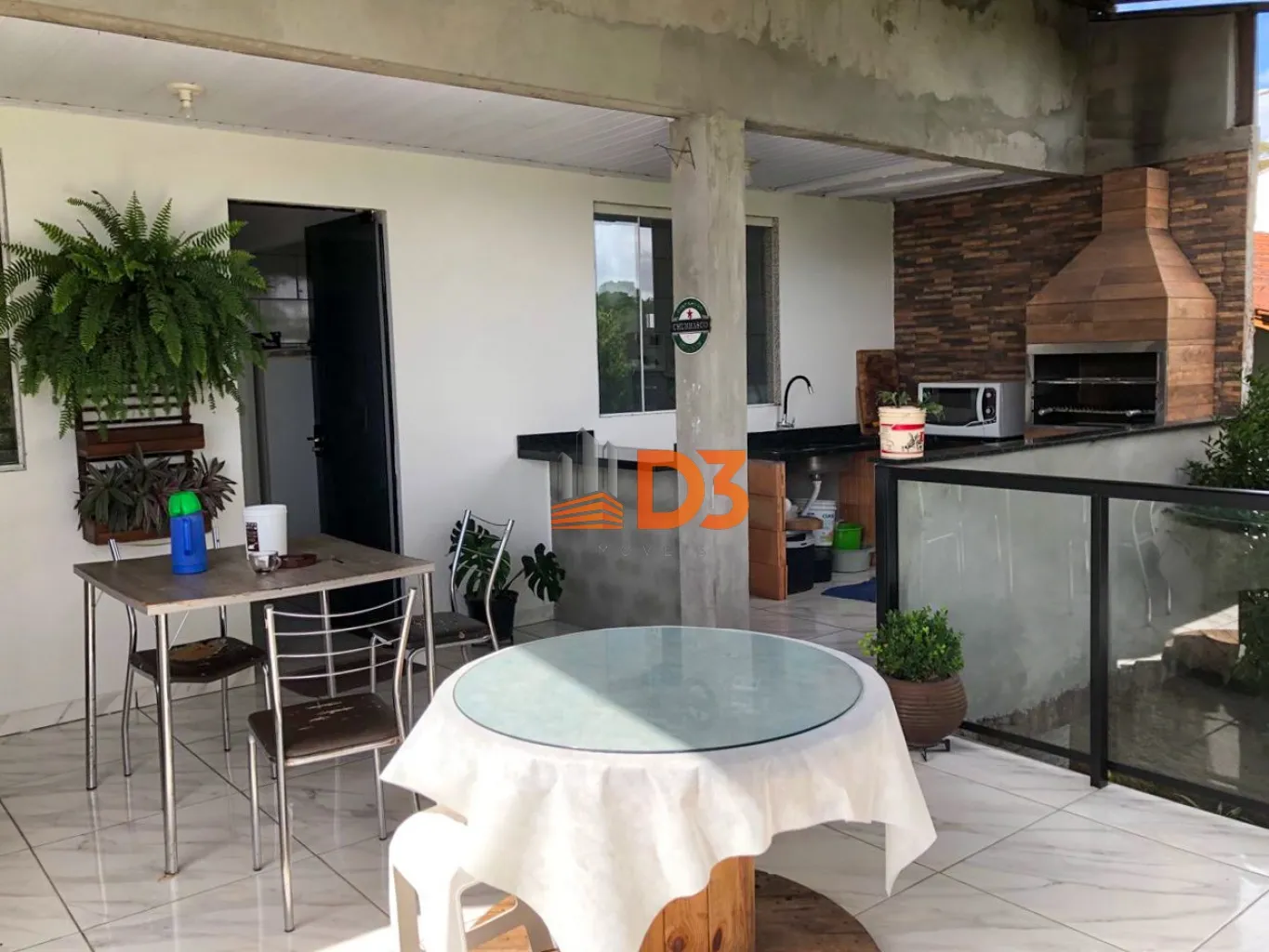 Ampla casa com três dormitórios na Fortaleza. - foto 1