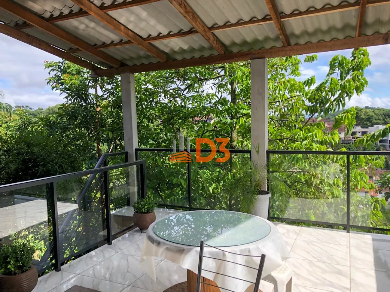 Ampla casa com três dormitórios na Fortaleza. — foto 5