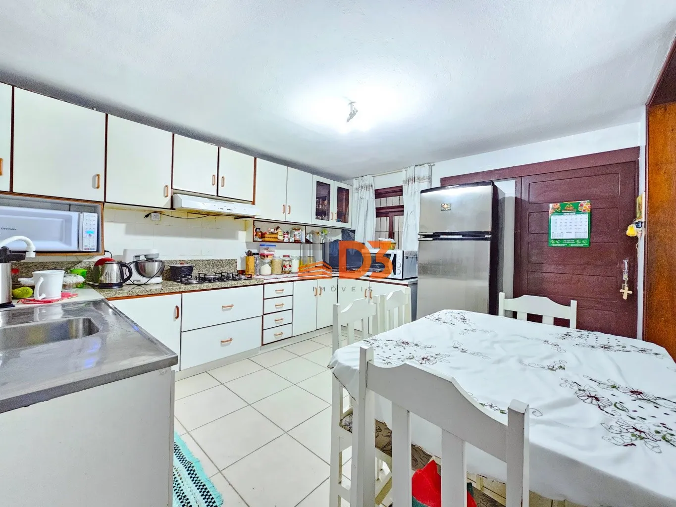 Ampla casa com galpão nos fundos no bairro Salto do Norte — foto 2