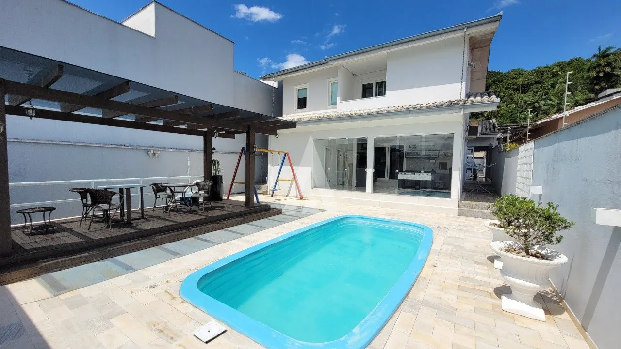 Sobrado com 3 suíte(s) mais 1 quarto(s) à venda no bairro Saguaçu em Joinville, por R$ 1.490.000,00. - foto 1