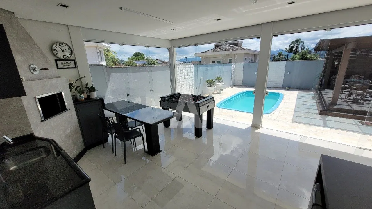 Sobrado com 3 suíte(s) mais 1 quarto(s) à venda no bairro Saguaçu em Joinville, por R$ 1.490.000,00. — foto 3