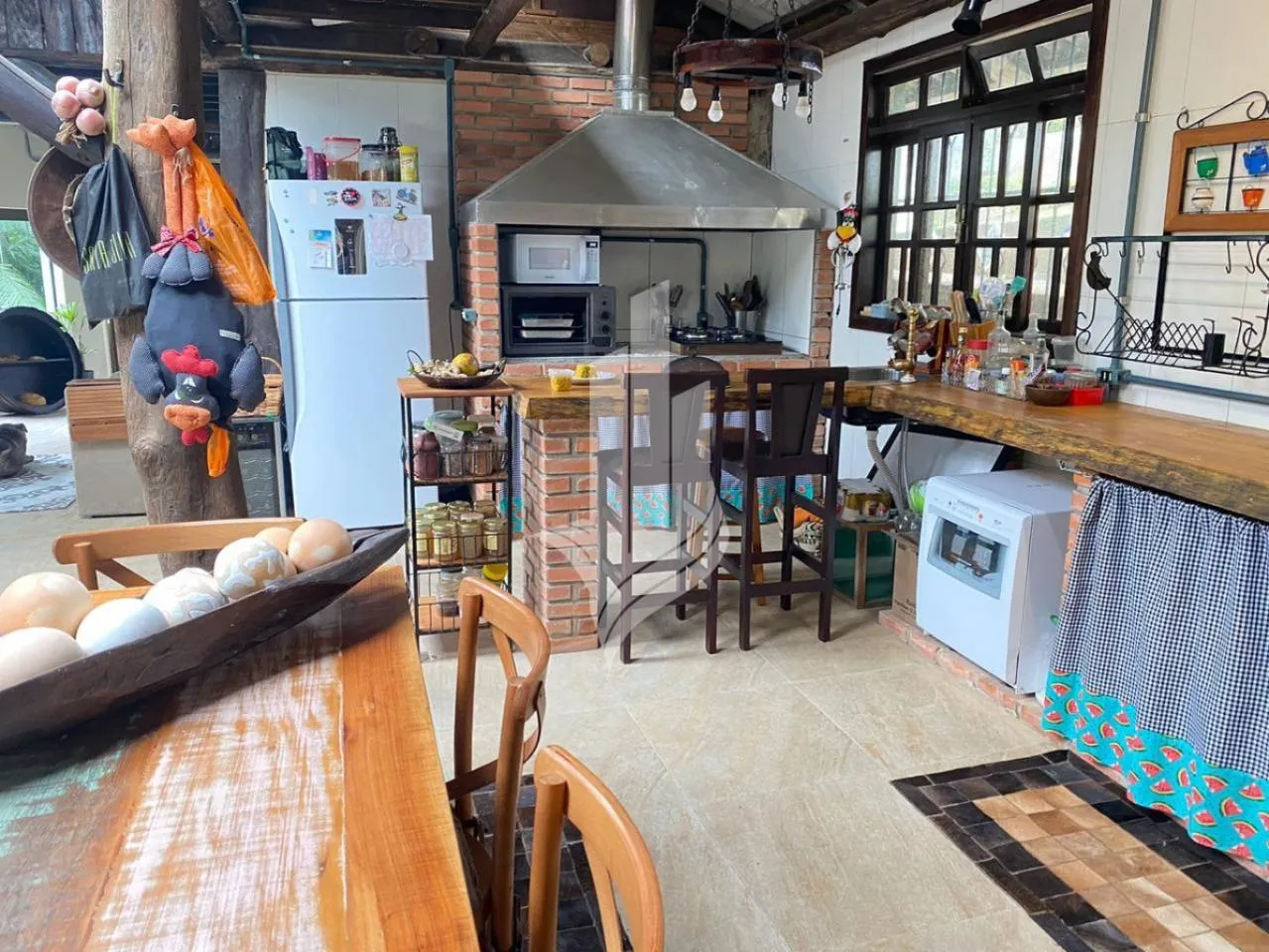 Sítio com 33.000m com potencial turístico, Casa, Lagoa, Galpão. - foto 1