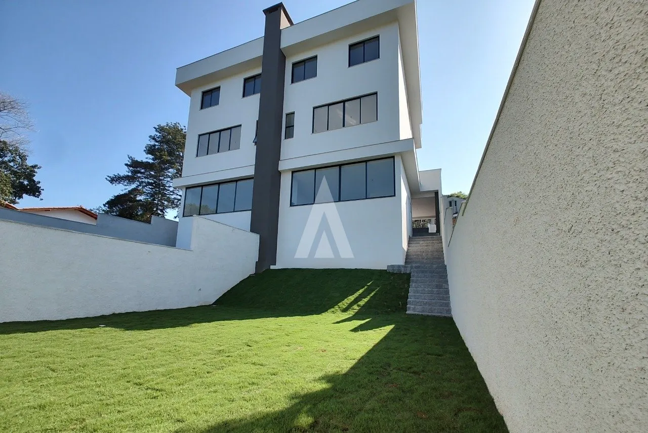 Sobrado Geminado com 1 suíte(s) mais 2 quarto(s) à venda no bairro América em Joinville, por R$ 1.980.000.00. - foto 1