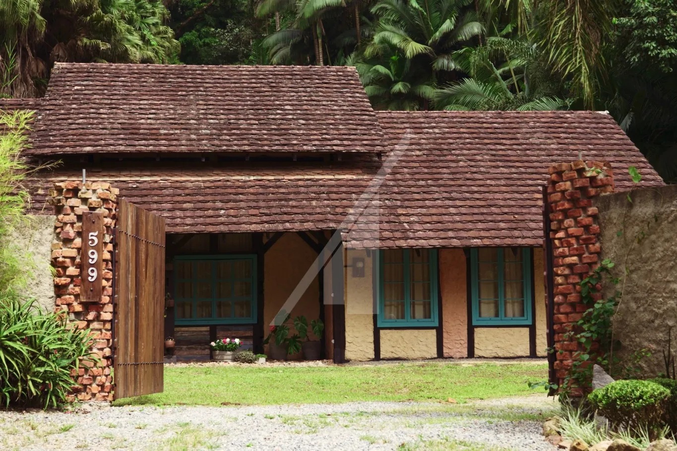 Cada espaço foi cuidadosamente mobiliado e equipado, garantindo uma estadia tranquila e sem preocupações. Seja para morar, passar as férias ou como um investimento de aluguel - mergulhe na natureza sem abrir mão do conforto! - foto 1