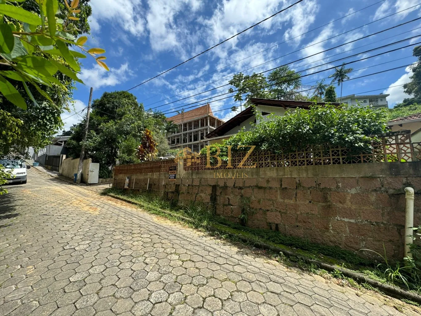 Terreno com 900m de área, totalmente plano, na Escola Agrícola! — foto 3
