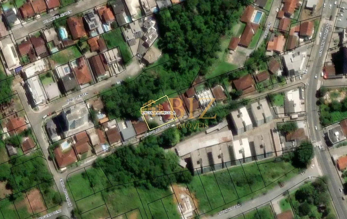 Terreno com 900m de área, totalmente plano, na Escola Agrícola! — foto 4
