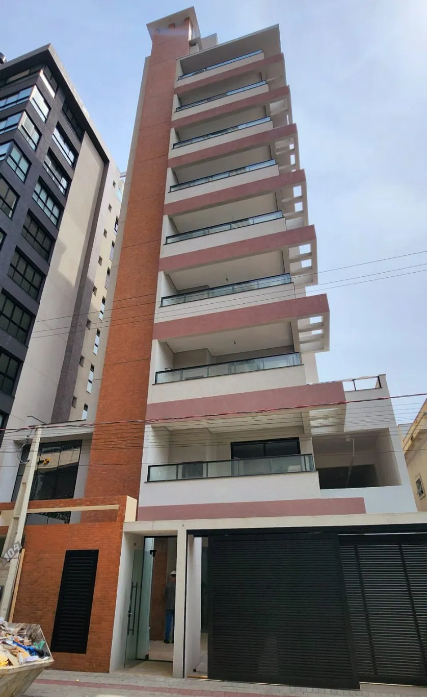 Apartamento na quadra mar com 3 dormitórios, sendo 1 suíte no Itacolomi, em Baln. Piçarras! - foto 1