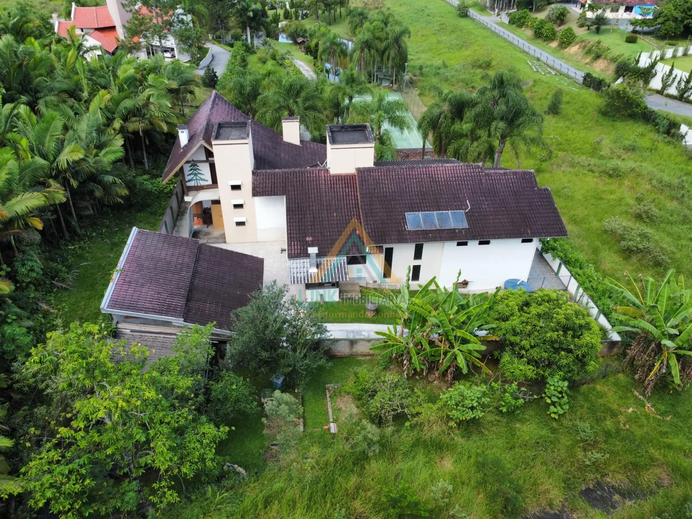 Casa de Alto Padrão na cidade de Pomerode, com 313,23m de área construída e edificada em um terreno com 5.400,00m. — foto 4