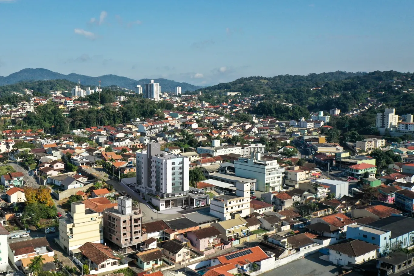 Apartamento 2 dormitórios sendo 1 suíte no bairro Água verde - foto 1