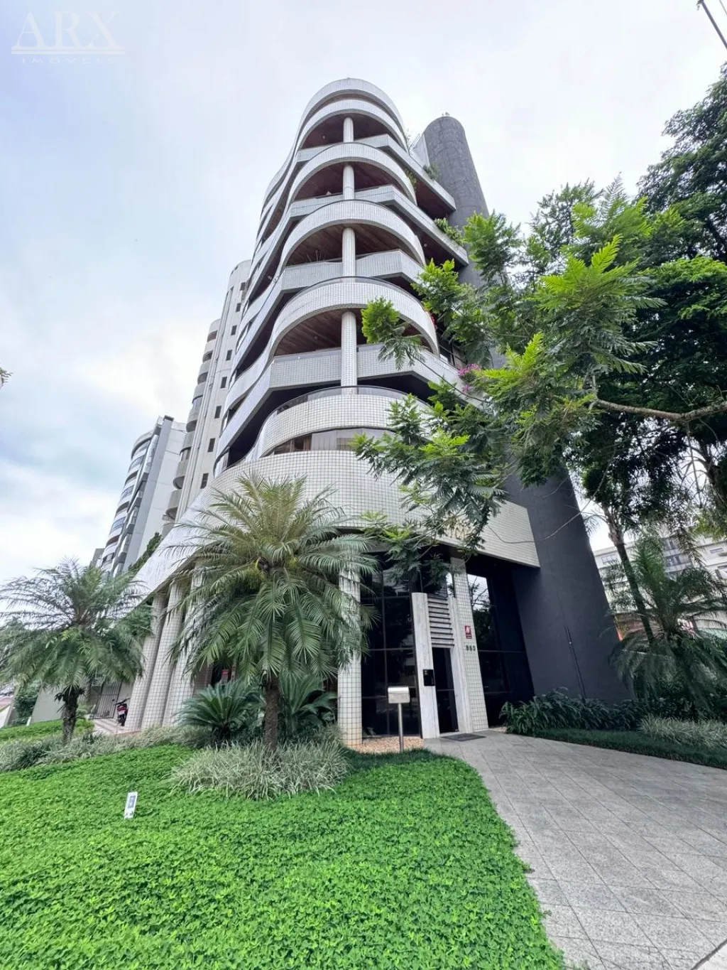 Apartamento com 3 suítes no luxuoso edifício Richard Strauss na Alameda - foto 1