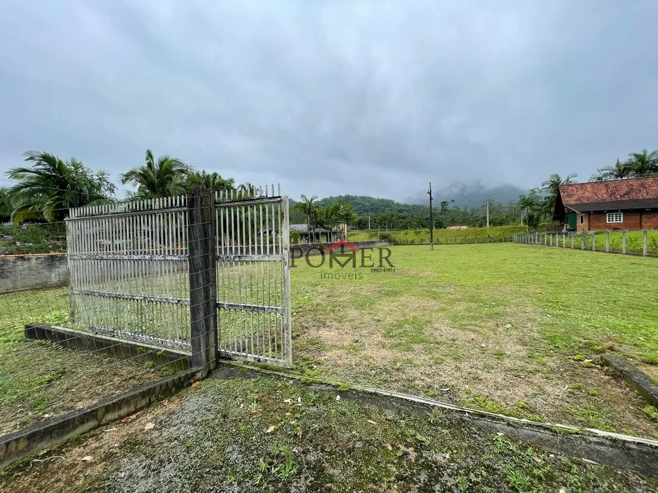 Amplo terreno no Bairro Rega II na cidade de Pomerode com 1.600,00m, fazendo frente em 24,38 metros. — foto 2
