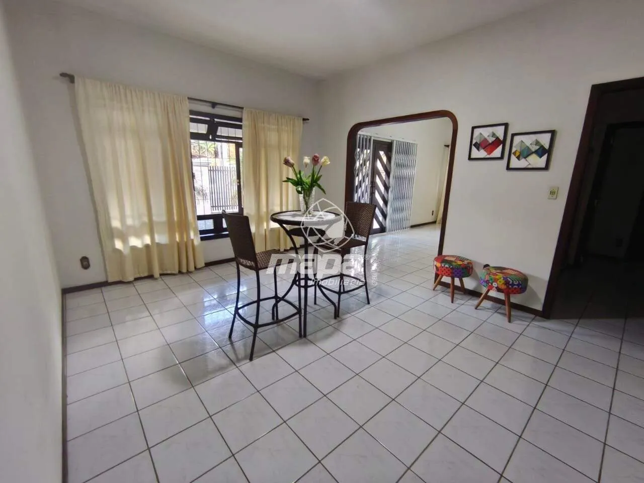 Linda casa de esquina a venda — foto 4