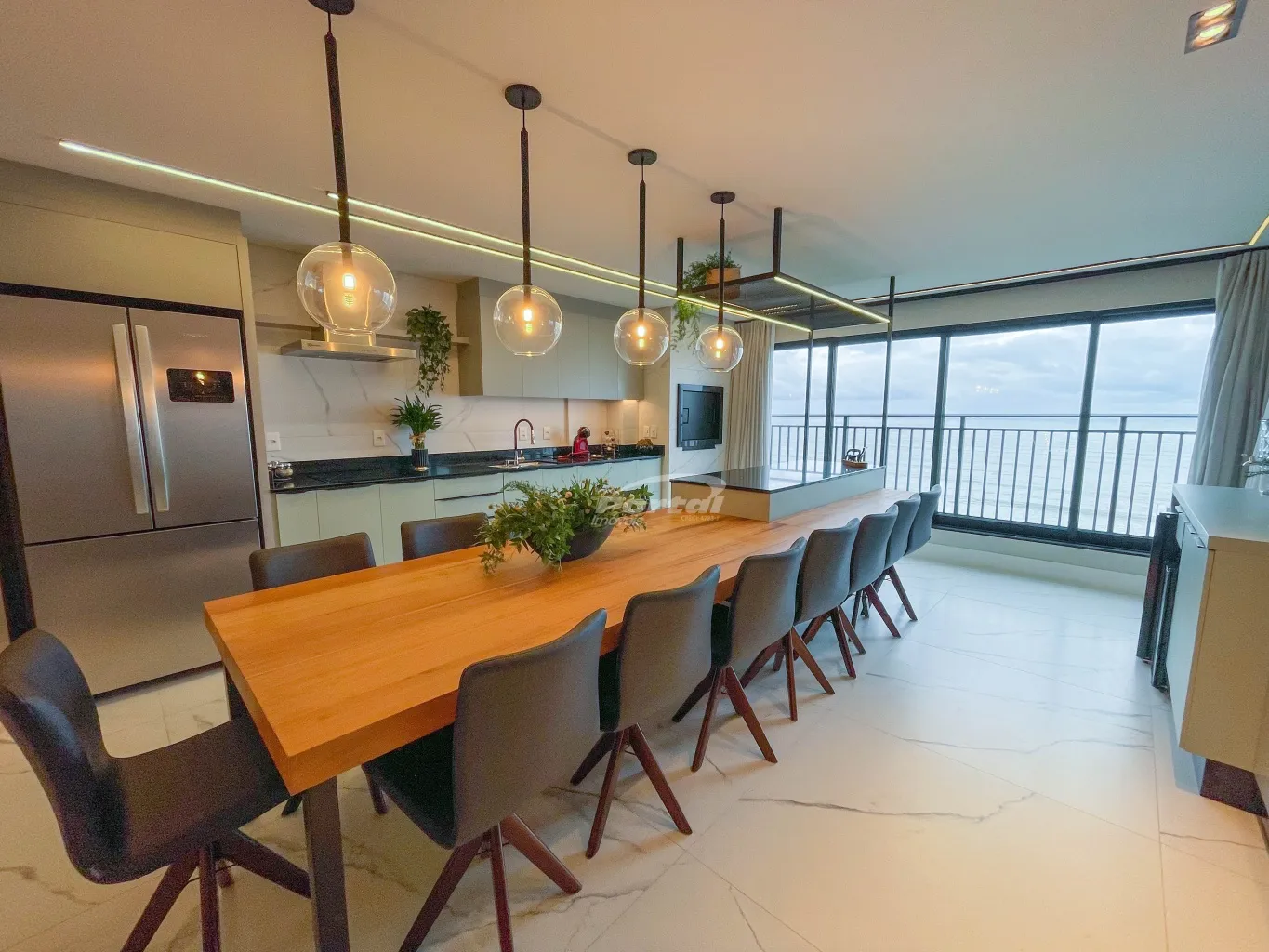 Apartamento frente mar mobiliado e decorado no bairro Itacolomi em Balneário Piçarras a 50 metros da praia! — foto 7