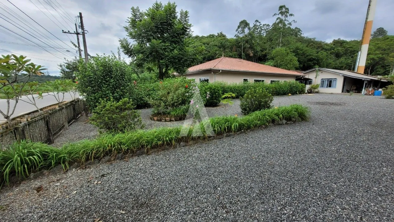 Terreno à venda no bairro Vila Nova em Joinville, por R$ 450.000.00. - foto 1