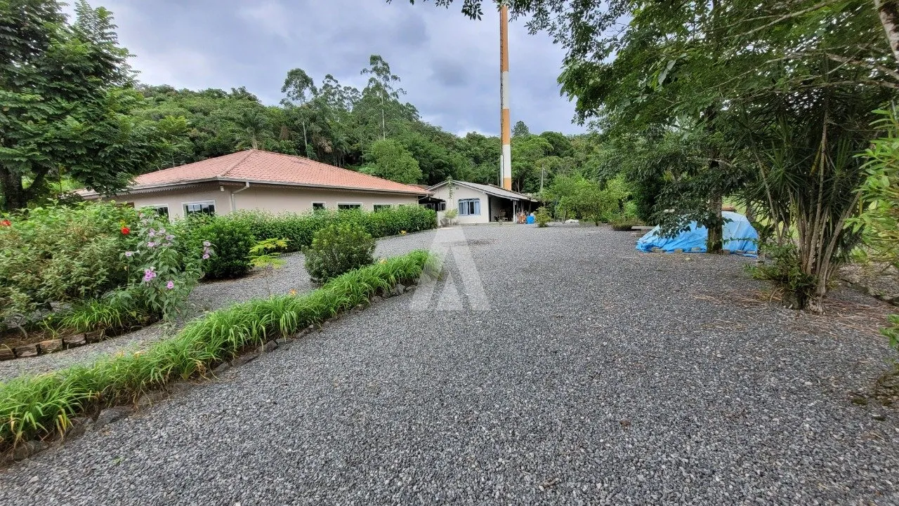 Terreno à venda no bairro Vila Nova em Joinville, por R$ 450.000.00. — foto 2