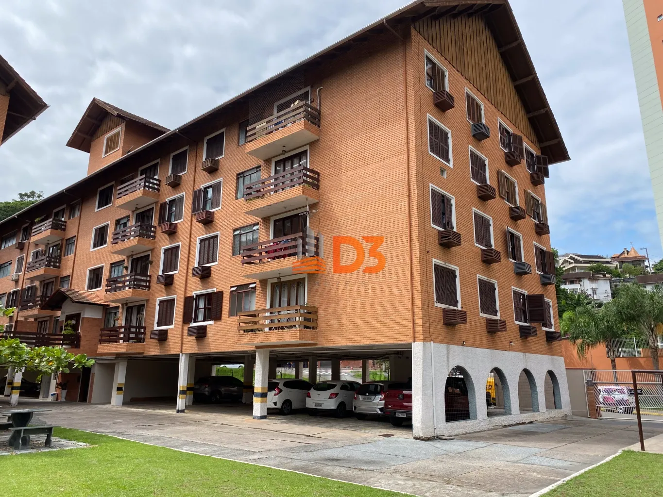Amplo Apartamento no Garcia a apenas cinco minutos do centro de Blumenau! - foto 1