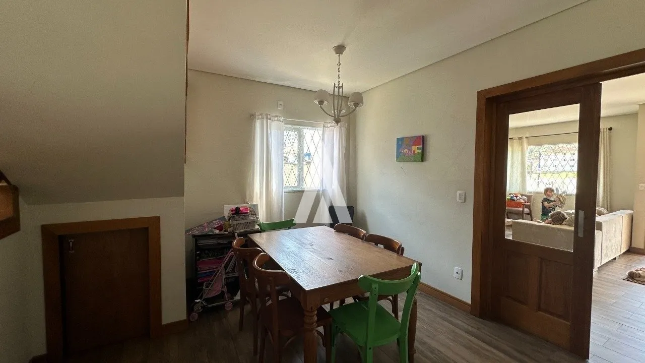 Sobrado Geminado com 1 suíte(s) mais 2 quarto(s) à venda no bairro Saguaçu em Joinville, por R$ 780.000.00. — foto 4