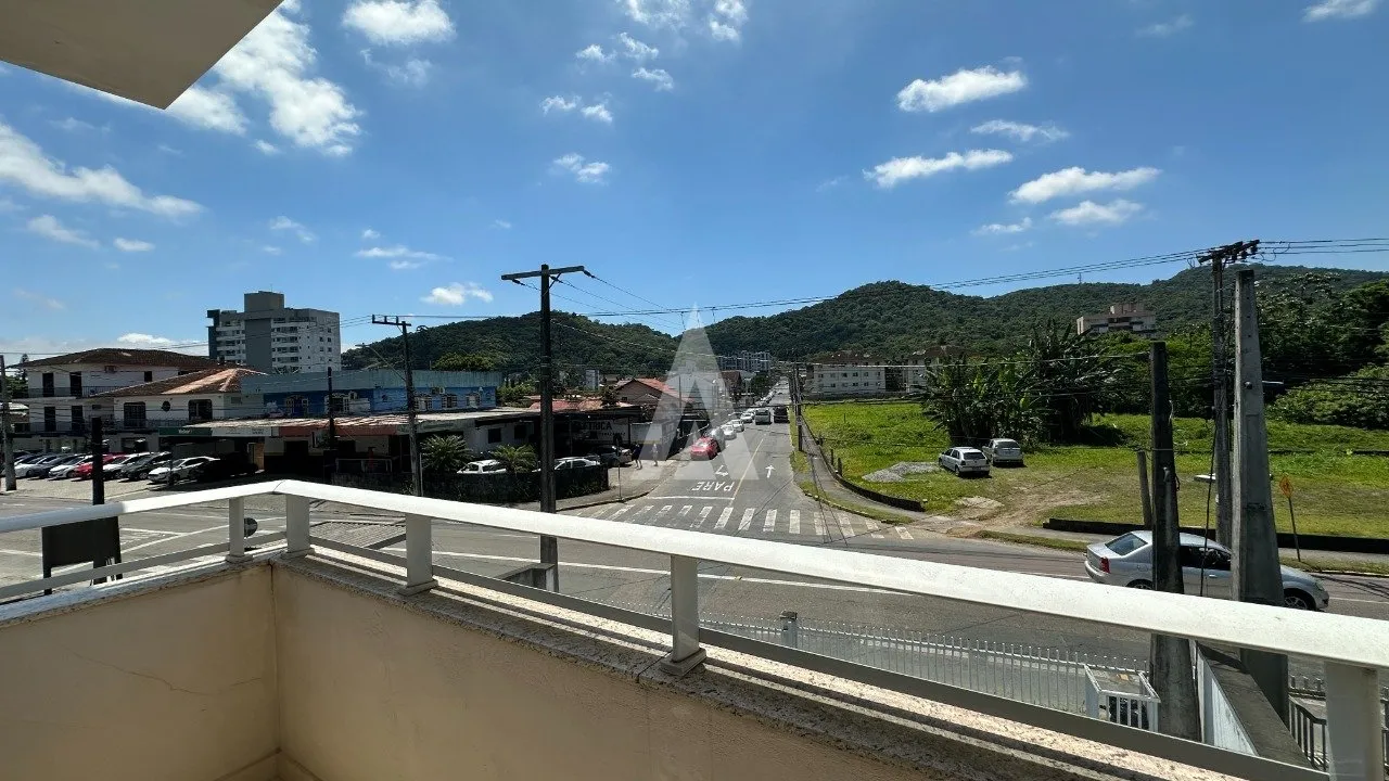 Sobrado Geminado com 1 suíte(s) mais 2 quarto(s) à venda no bairro Saguaçu em Joinville, por R$ 780.000.00. — foto 5