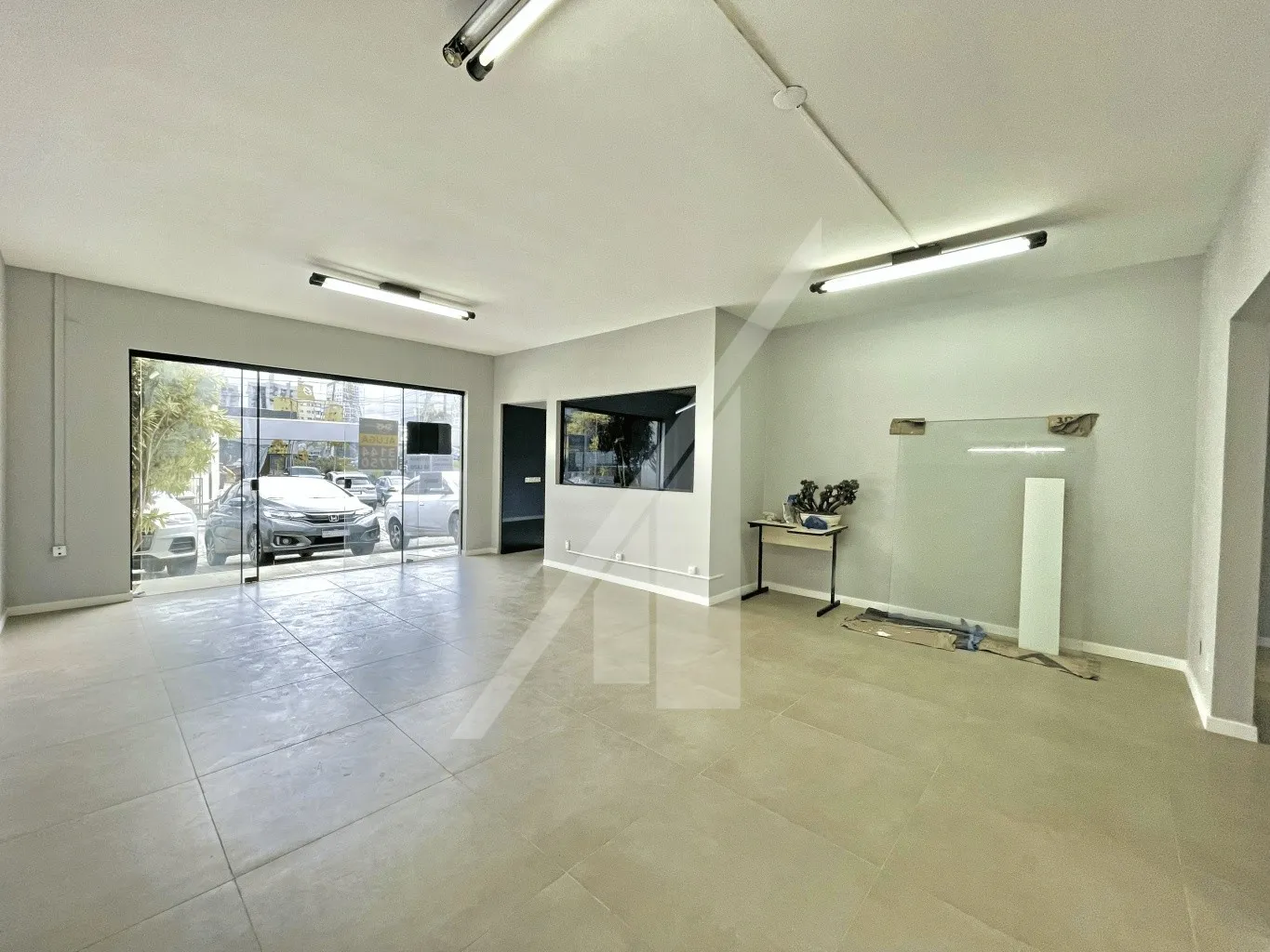 Sala comercial localizado no bairro Velha em uma das vias mais movimentadas de Blumenau. — foto 4