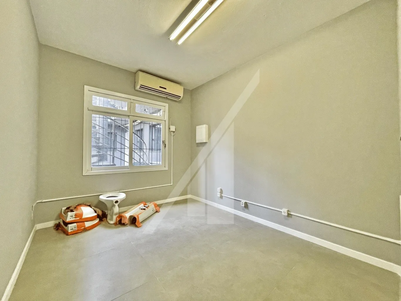 Sala comercial localizado no bairro Velha em uma das vias mais movimentadas de Blumenau. — foto 7