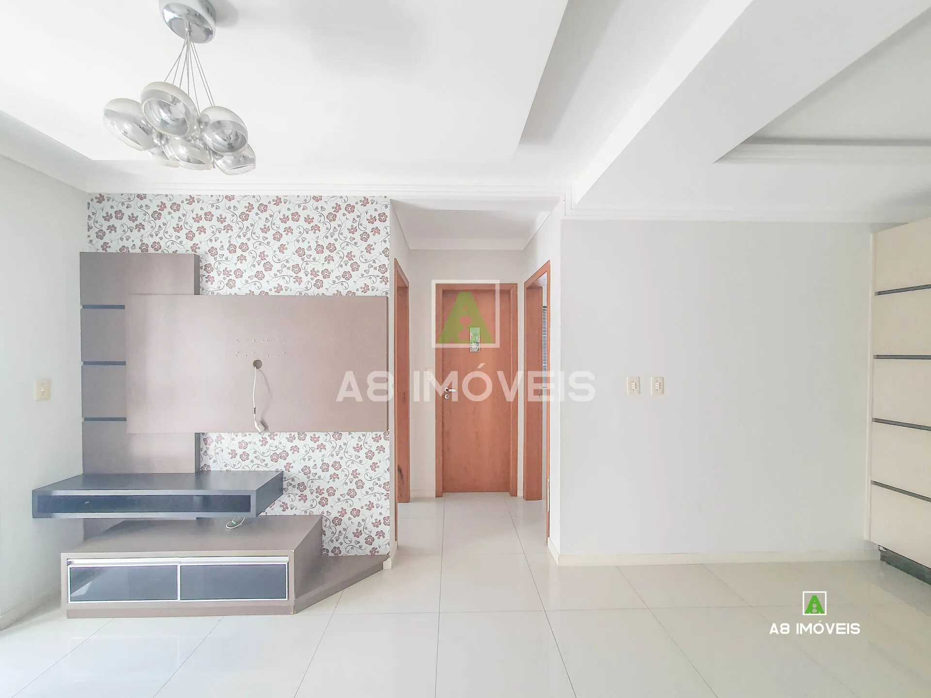 APARTAMENTO COM DOIS QUARTOS SENDO UMA SUÍTE BAIRRO AGUA VERDE SEMI MOBILIADO - foto 1
